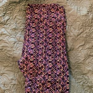 LuLaRoe Tall&Curvy leggings. Black/purple/yellow/orange.  Like new never worn.